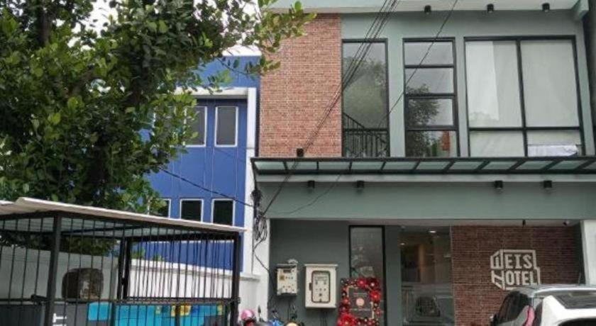 Weis Hotel Simpang Lima Semarang Eksteriør bilde