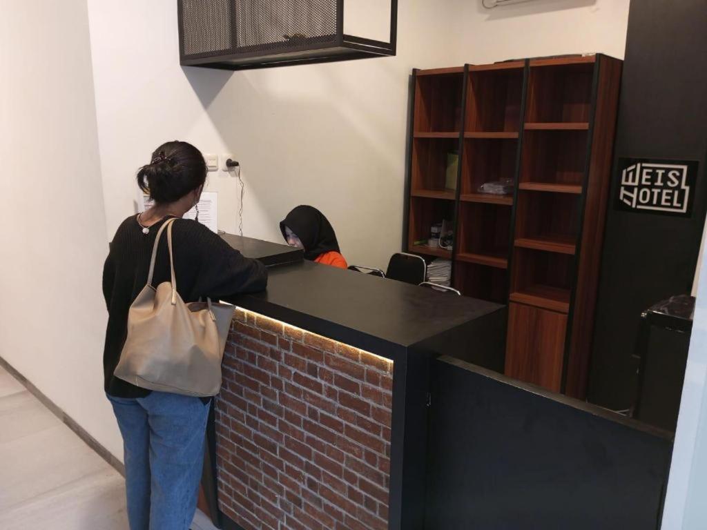 Weis Hotel Simpang Lima Semarang Eksteriør bilde